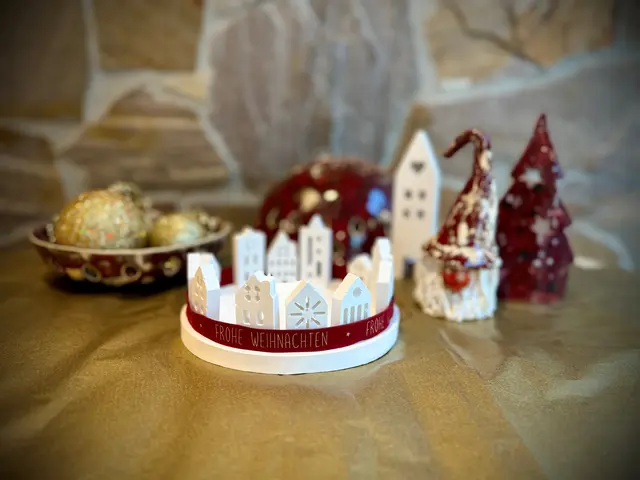 Die Bewohnerinnen und Bewohner des PBZ Stockerau bastelten für den Adventmarkt. | Foto: PBZ Stockerau