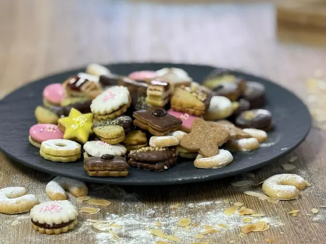 Ab sofort können Kundinnen und Kunden eine große Auswahl an weihnachtlichen Produkten entdecken. | Foto: Stefans Torten