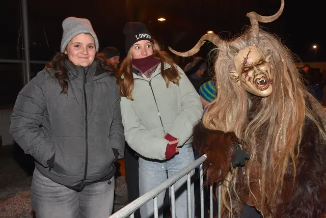 Ein heißer Abend mit den Burg Dämonen aus Windhaag bei Perg und den Oast Teifin aus Perg-Pregarten begeisterte Besucher-Massen aus dem ganzen Bezirk im Sportzentrum Pabneukirchen.  | Foto: Zinterhof