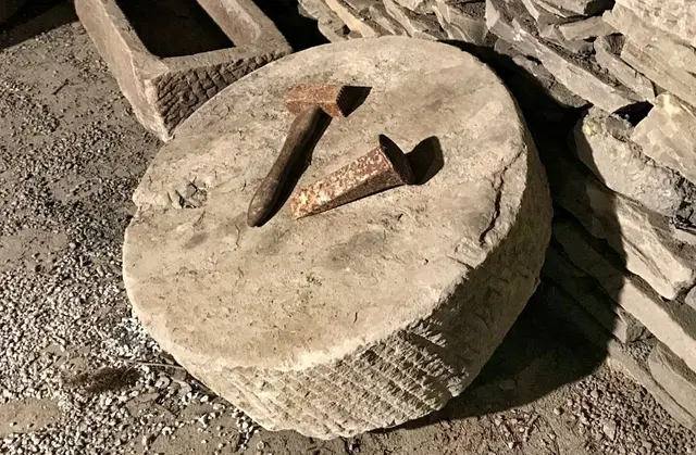 Montanhistorische Zeugen sind in der Sunfixl-Höhle zuhauf zu finden. | Foto: Hans Eck