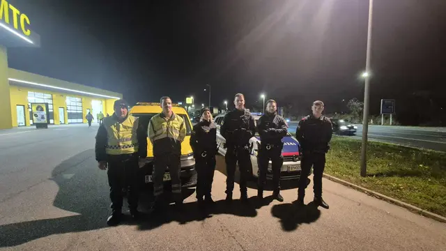Im Rahmen der zweistündigen Aktion wurden sieben Fahrzeuge mit mangelhafter Beleuchtung von der Polizei angehalten. Anstatt einer Strafe erhielten die betroffenen Lenker einen Flugzettel mit Sicherheitshinweisen