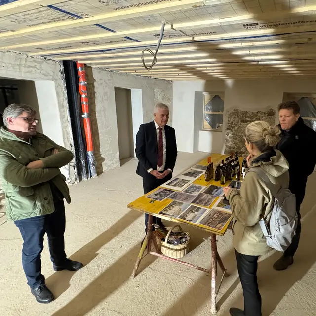 Landesrat Kasser besichtigt den Nibelungenhof in Marbach an der Donau. | Foto: Marktgemeinde Marbach
