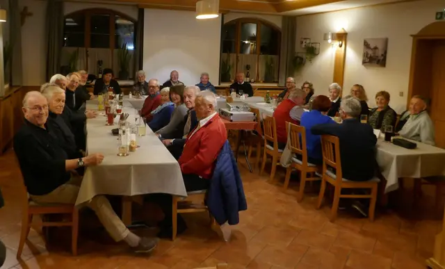 Am 17. November fand die Mitgliederversammlung des Vereins für Marktler Industriegeschichte im Gasthaus Bekier statt.  | Foto: zVg. Verein für Marktler Industriegeschichte