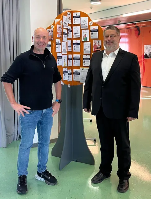 Roland Surböck, HAK-Direktor Peter Hofbauer. | Foto: Wirtschaftsforum Waldviertel
