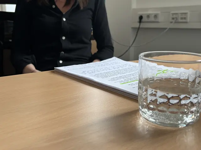 Eine mutige Betroffene erzählt ihre Geschichte.  | Foto: Theresa Vogl