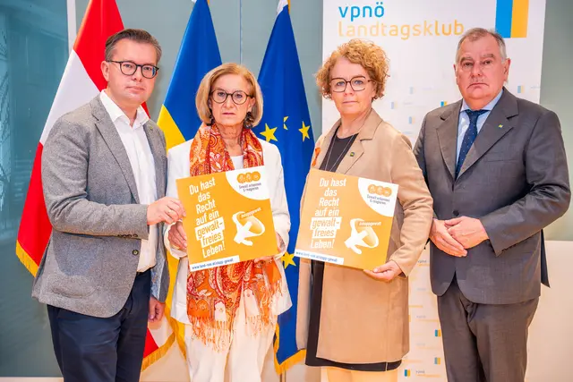 Landtagsabgeordneter Matthias Zauner, Landeshauptfrau Johanna Mikl-Leitner, Familien- und Frauen-Landesrätin Christiane Teschl-Hofmeister und Landtagsabgeordneter Franz Dinhobl. | Foto: ÖVP Bezirk WRN