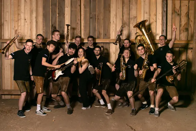 Die vierzehn jungen Musiker aus Oberösterreich sind die Sieger des Copa Kapella, dem offiziellen Bandcontest des Woodstock der Blasmusik.  | Foto: BrassBulls