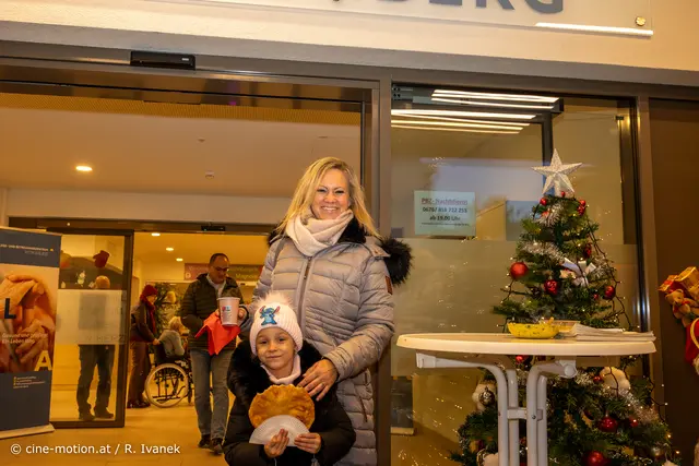 Kinder des Pflegeperonals brachten zusätzliche Freude zu den Bewohnern. | Foto: www.cine-motion.at / Ivanek