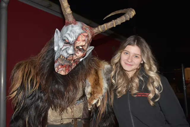 Ein heißer Abend mit den Burg Dämonen aus Windhaag bei Perg und den Oast Teifin aus Perg-Pregarten begeisterte Besucher-Massen aus dem ganzen Bezirk im Sportzentrum Pabneukirchen.  | Foto: Zinterhof