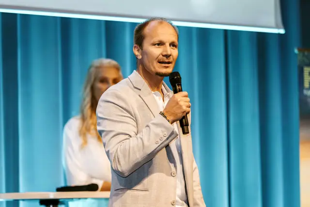 Lions-Fan: Innsbrucks Bürgermeister Johannes Anzengruber | Foto: Blickfang/Julia Türtscher