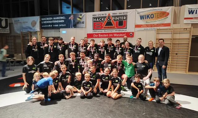 Die Nachwuchsringerinnen und -ringer fühlen sich mit der Kamkpfmannschaft eng verbunden. | Foto: KSV Söding