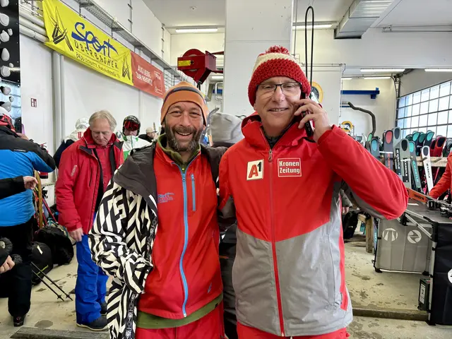 Reiseleiter Peter Schwimmer immer erreichbar mit "Audi" Josef Moder.