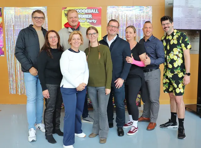 Gemeinderäte von Kalsdorf und NAbg. Reinhold Maier beim Start des Dodgeballturniers | Foto: Edith Ertl