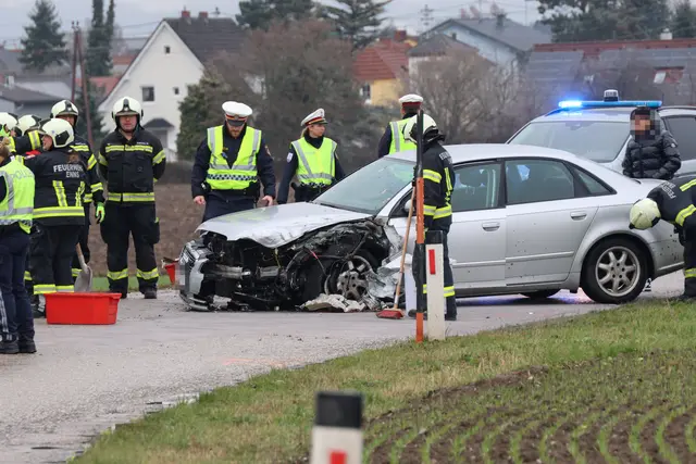 Vier Verletzte hat am Freitagnachmittag ein Frontalcrash zwischen zwei Pkw in Enns gefordert.  | Foto: laumat.at/Matthias Lauber