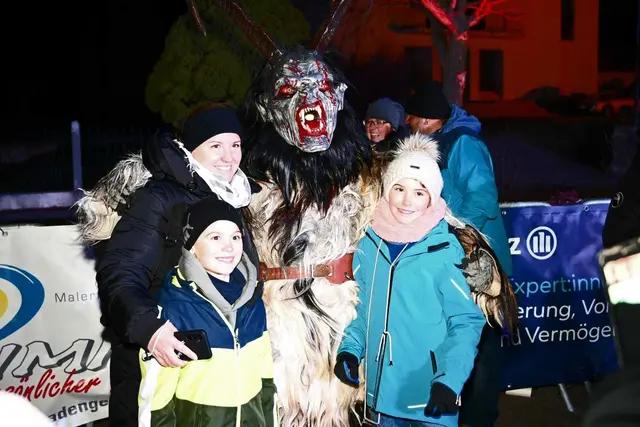 Bei Familien und Kindern waren die schaurigen Gestalten in Sigmundsherberg wieder beliebt. | Foto: Edi Poss