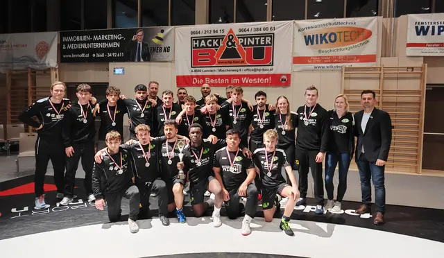 Die Ringertruppe mit den Betreuerinnen und Betreuern sowie Obfrau Lydia Langmann aus Söding | Foto: KSV Söding