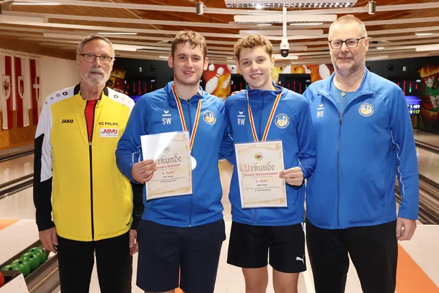 U19 männlich: Rafael Waldhauser (rechts) ließ mit 600 Kegel Sandro Winter keine Chance