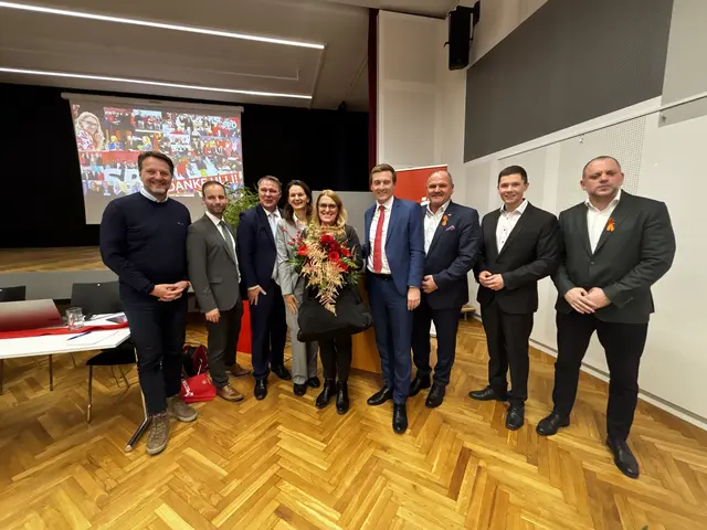 Gerhard Riegler, Daniel Lachmayr, Andreas Babler, Kerstin Suchan-Mayr, Ulrike Königsberger-Ludwig, Sven Hergovich, Alois Schroll, Andreas Fröhlich, Wolfgang Zwander. | Foto: Dietl-Schuller