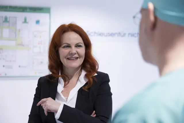 „Wenn die KI Routinearbeiten übernimmt, bleibt in der Medizin mehr Zeit für das Wichtigste: den Menschen“, erklärt LR Cornelia Hagele. | Foto:  Land Tirol/Sedlak
