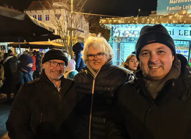 Die drei vom Adventmarkt. Harald Schinnerl, Josef Beinhardt und Lucas Sobotka. | Foto: Christian Nowotny