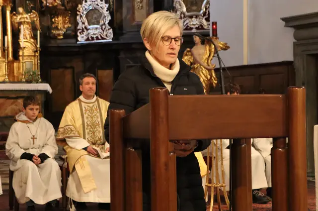 Kantorin Katharina Schellnast bei den Kyrie-Rufen | Foto: Gerhard Langmann