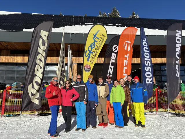 Familie Überbacher mit der treuen Skitest Freundes-Crew Jürgen Bilger und Anita Reininger, Heli Pelzmann sowie Renate Lechner und Josef Dingsleder.