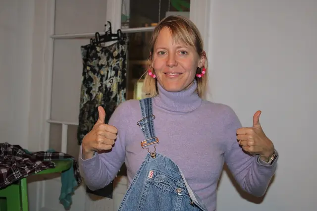 Simone freut sich über ihr neues Outfit | Foto: mc