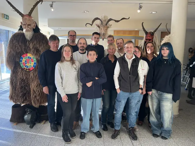 Der Krampusverin "d'Wienerwoid Teif'ln präsentierte in der Gablitzer Festhalle seine eindrucksvollen Masken