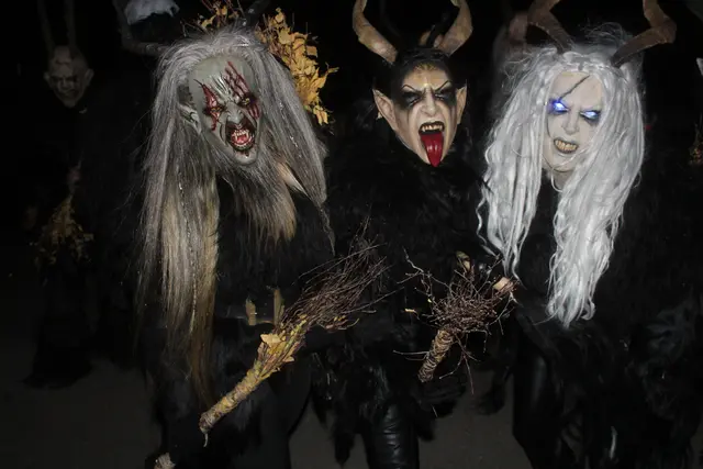 Die Weibsteufln der Schattnbruat Grabern. | Foto: arbes