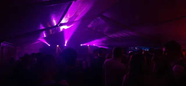 Im Discozelt fehltet es nicht an Stimmung aus Ausgiebigkeit.