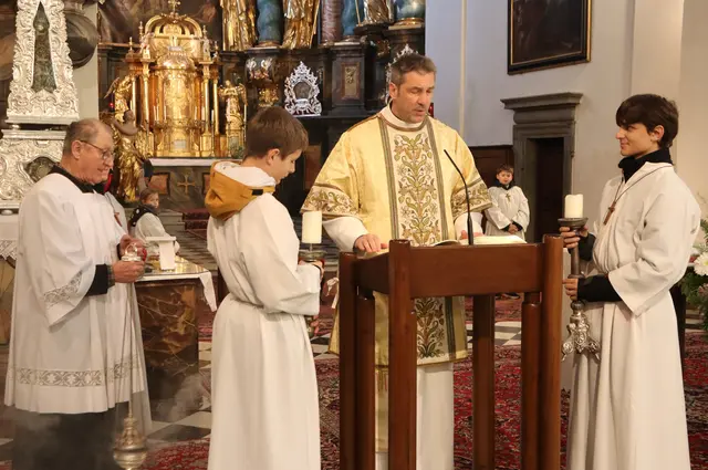 Diakon Robert Langmann beim Vortrag des Evangeliums | Foto: Gerhard Langmann