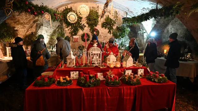 Traditionelles Kunsthandwerk im festlichen Ambiente des Gangushauses.