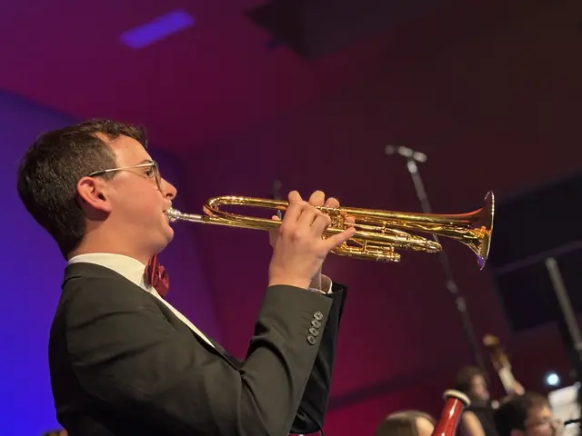 Jakob Kienbacher mit einem feurigen Solo bei "The Mask of Zorro". | Foto: Staudinger