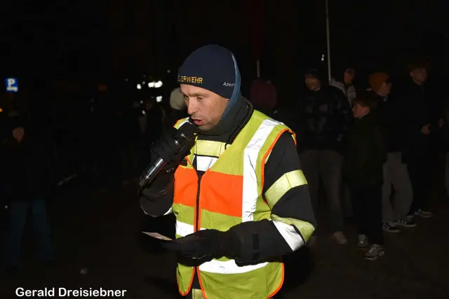 Die Moderation beim Solarbaum übernahm HBI Stefan Absenger.  | Foto: Gerald Dreisiebner