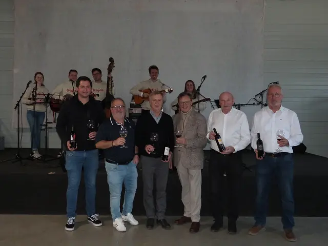 Gemeinsam feierte das Veranstaltungsteam der Gemeinde, sowie des SPG Nikitsch und die Winzer ein Wochenende voller Kultur und Kulinarik.  | Foto: Vanessa Wittmann