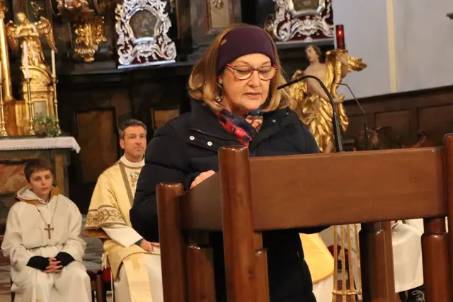 Elisabeth Fink trägt die Lesung vor | Foto: Gerhard Langmann