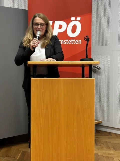 "Es war mir eine Ehre", so Ulrike Königsberger-Luwig nach 16 Jahren als Bezirksparteivorsitzende. | Foto: Dietl-Schuller