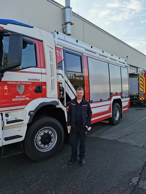 Mit 31 Jahren Feuerwehr-Erfahrung kennt Klaus Litzlbauer die Gefahren zur Adventzeit genau. | Foto: FF Braunau