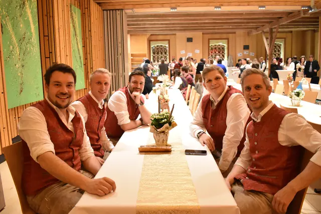 Die jungen fidelen Lavanttaler warten drauf, eine stimmungsvolle Atmosphäre zu schaffen. 