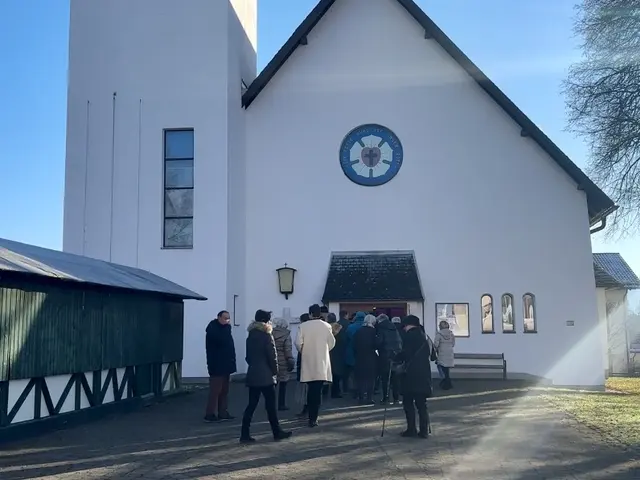 Im Anschluss an die Kranzniederlegung findet in der Honteruskirche eine Gedenkmesse statt. | Foto: Kurcz