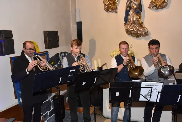 Schall-Harmonie aus Bad Kreuzen. Adventklänge an der Donau 2025 in der Pfarrkirche Bad Kreuzen.  | Foto: Zinterhof