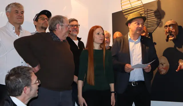 Alle MundartpoetInnen mit Fasnachtsobmann Manfred Waltner  (ganz rechts) zufrieden nach der Vorstellung.  | Foto: Tatschl