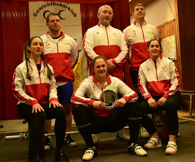 Das Team der WKG Dornbirn/Innsbruck:
vorne v. L.: Alina Bergonzi (Innsbruck), Anna Maria Jäger, Eva Ströhle. hinten v. L.: Patrick Kamerer, Sultan Aliev und Andreas Knapic (alle Dornbirn).

Foto: Günter Pleßnitzer 