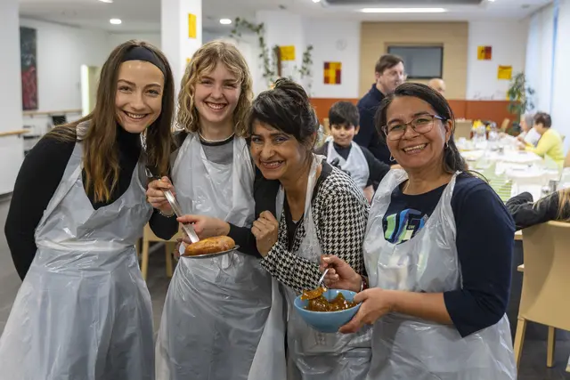 Die „Zeitreise-Küche“ ist ein Projekt des Team Vielfalt der Stadt Salzburg und hat sich seit ihrem Start als erfolgreiches und beliebtes Format etabliert | Foto: Stadt Salzburg/Wildbild/Rohrer