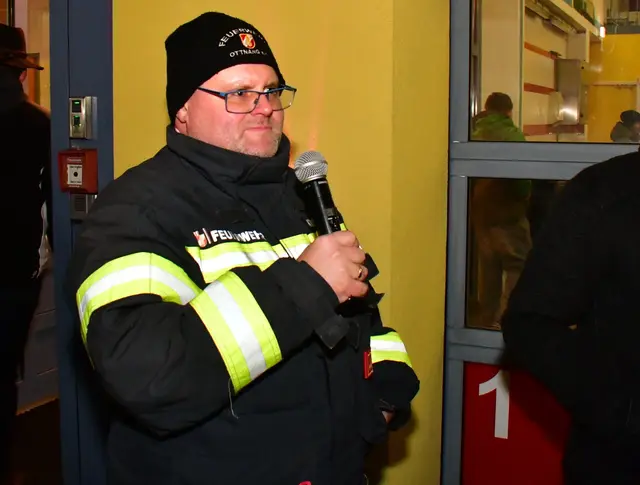 Kommandant HBI Manfred Kronlachner freut sich wieder über den zahlreichen Besuch von Schaulustigen aus der ganzen Umgebung....