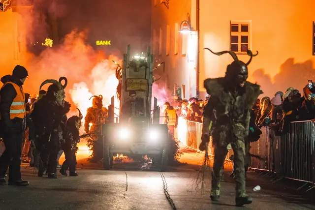 16 furchterregende Tuifl-Gruppen ziehen heuer durch's Dorf. | Foto: Pernsteiner