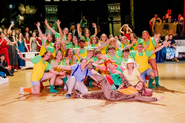 Die Tänzer zeigten nicht nur Eleganz, sondern auch ihr Talent bei der mitreißenden Mitternachtsshow. | Foto: Peter Buchgraber