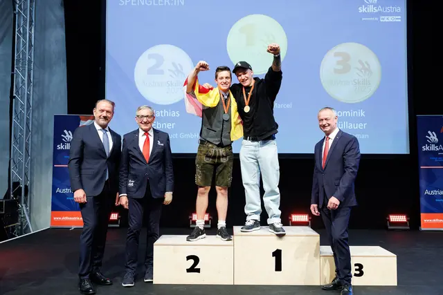 Linus Aschauer (rechts am Podium) holte den Staatsmeistertitel bei den Spenglern! | Foto: Spenglerei Peer
