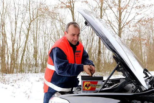 Die Autobatterie ist die häufigste Pannenursache im Winter. | Foto: Arbö