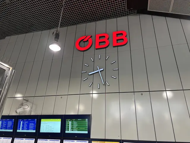 Die große Uhr in der Passage zum Hauptbahnhof ist wieder in Betrieb. | Foto: Johannes Reiterits/MeinBezirk